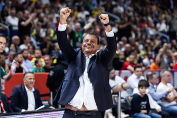 You are currently viewing Αταμάν για Οσμάν: «Είναι ένας σπουδαίος παίχτης, είναι ένας αληθινός παίχτης ΝΒΑ»
